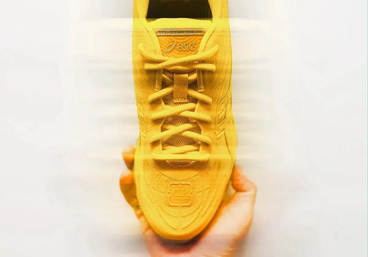 C.P.-Company-introduceert-een-monochrome-gele-tint-voor-hun-ASICS-GEL-Quantum-360-VIII. OKO MAISON