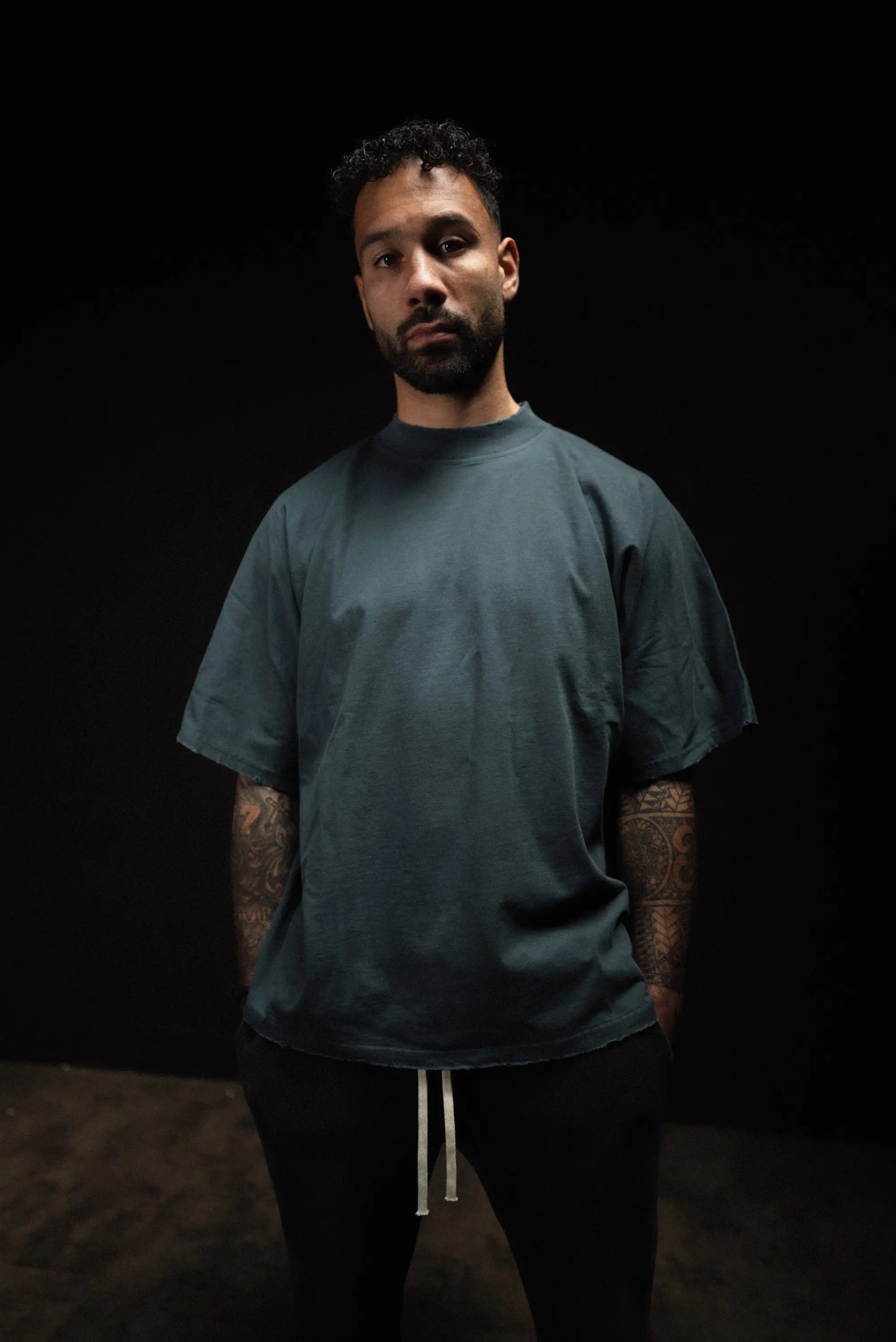 DISTRESSED NAVY TEE OKO MAISON