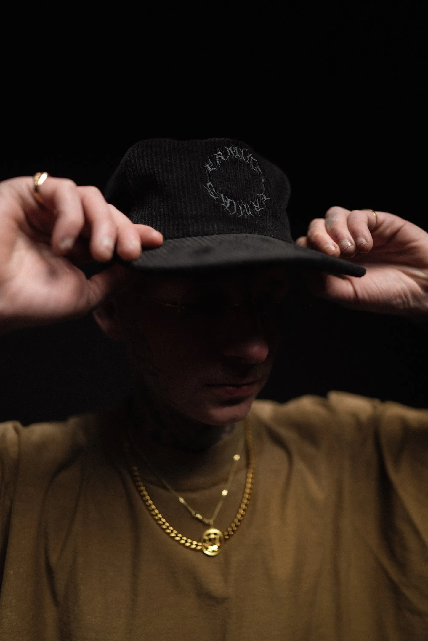CROWN OF THORNS CORDUROY CAP OKO MAISON
