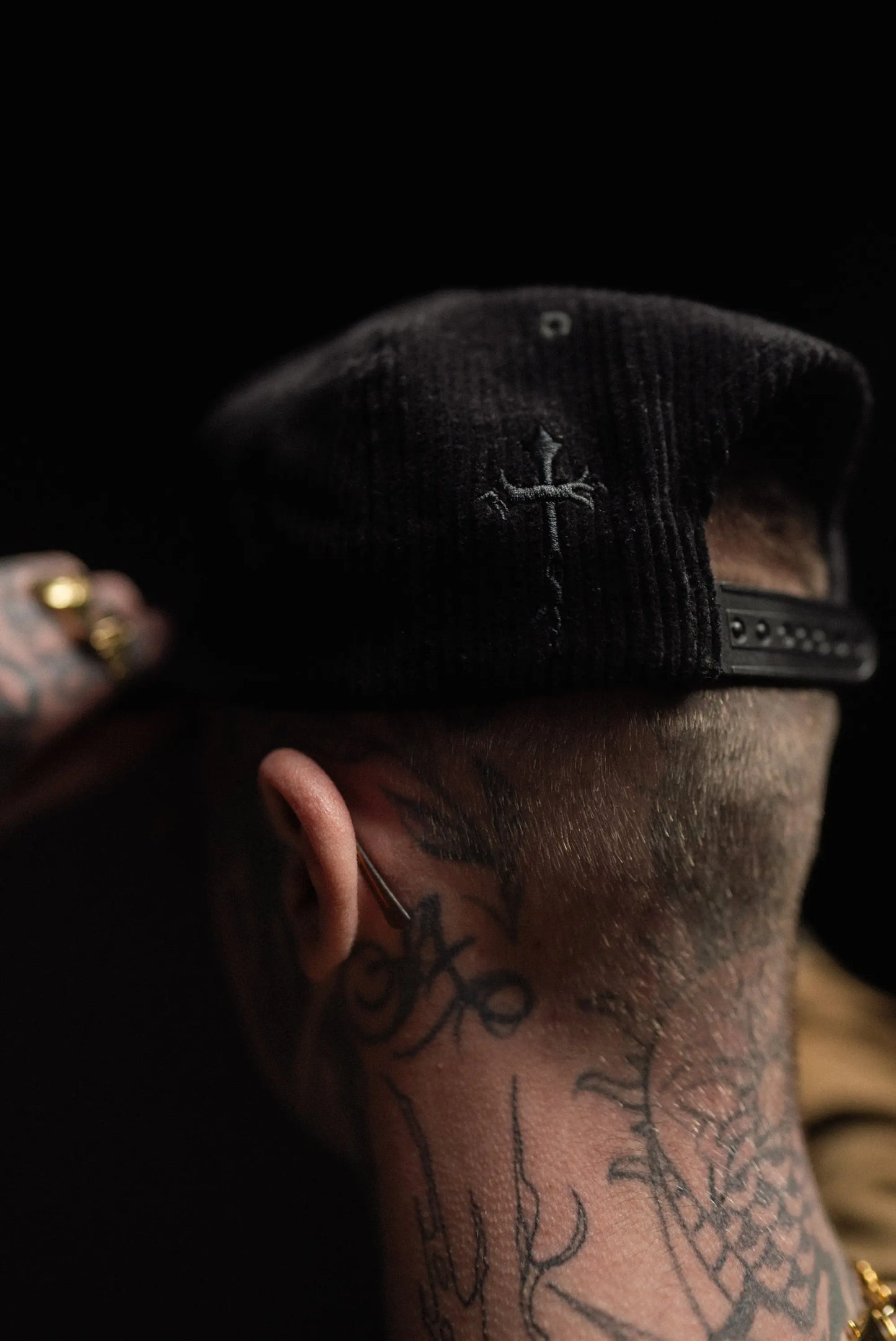 CROWN OF THORNS CORDUROY CAP OKO MAISON